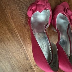 Michaelangelo satin heels